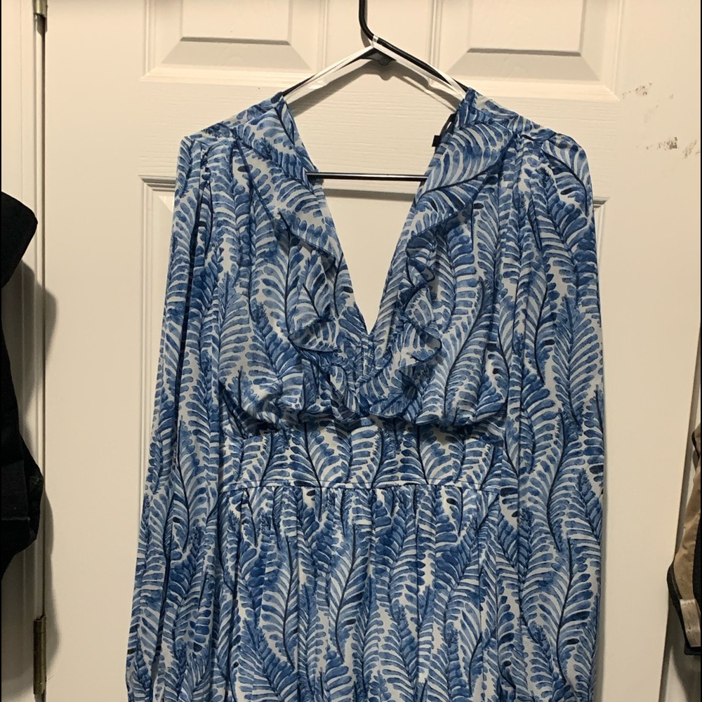 Cute dress never worn